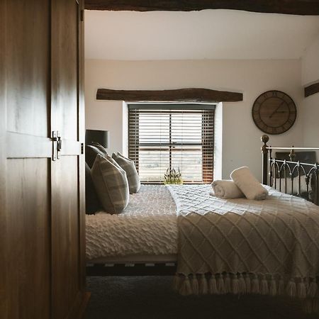 Highside Farm Bed & Breakfast บาสเซนธ์เวท ภายนอก รูปภาพ