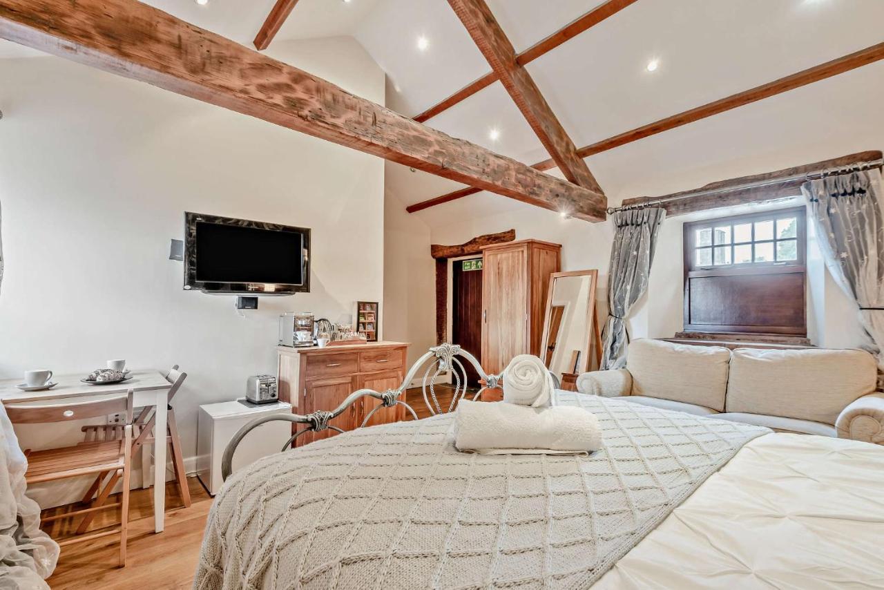 Highside Farm Bed & Breakfast บาสเซนธ์เวท ภายนอก รูปภาพ