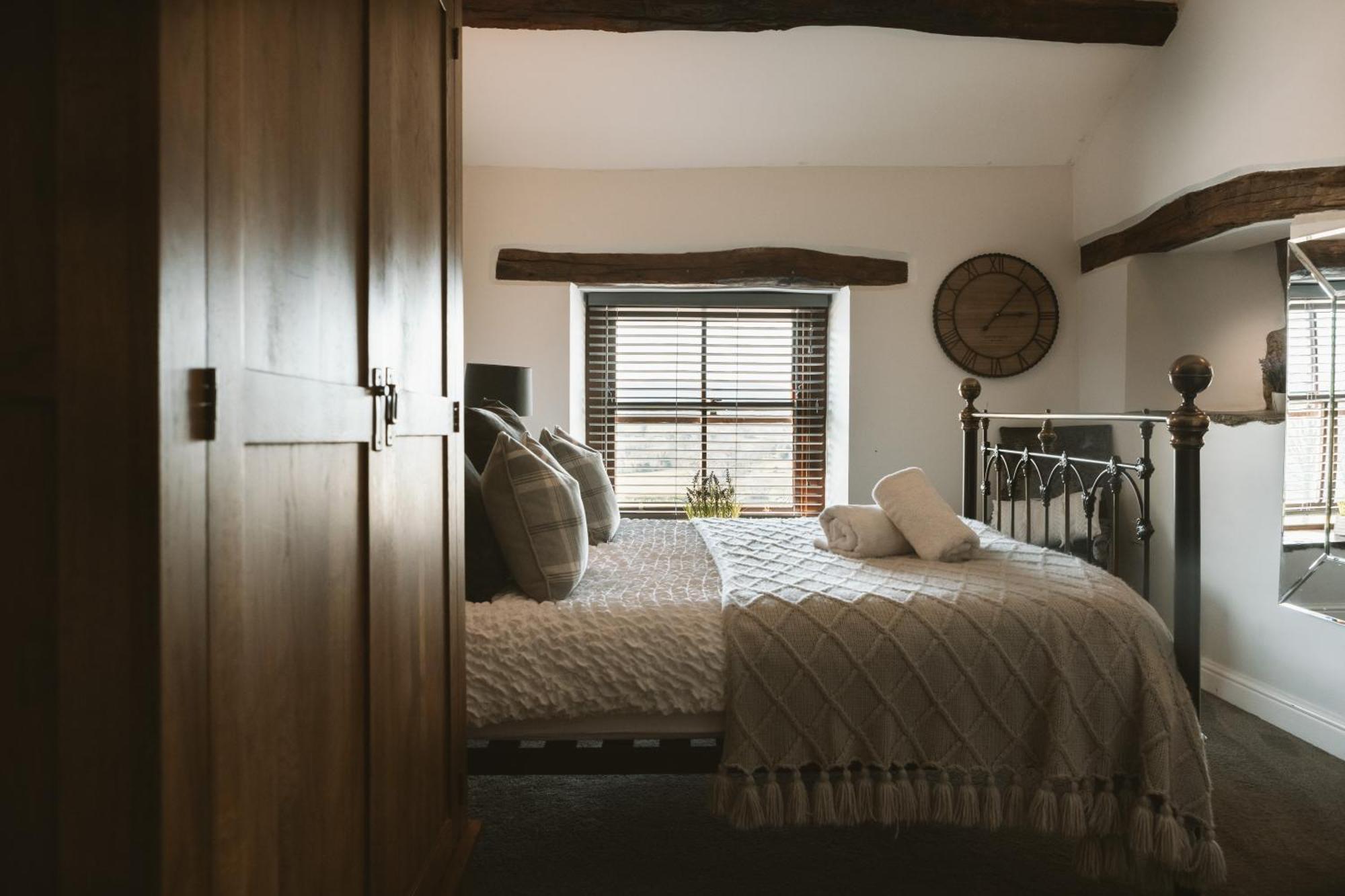 Highside Farm Bed & Breakfast บาสเซนธ์เวท ภายนอก รูปภาพ
