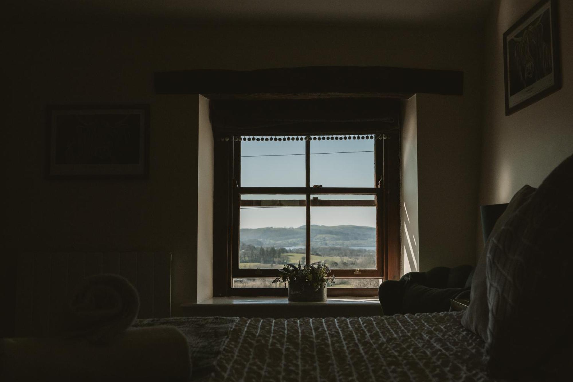 Highside Farm Bed & Breakfast บาสเซนธ์เวท ภายนอก รูปภาพ