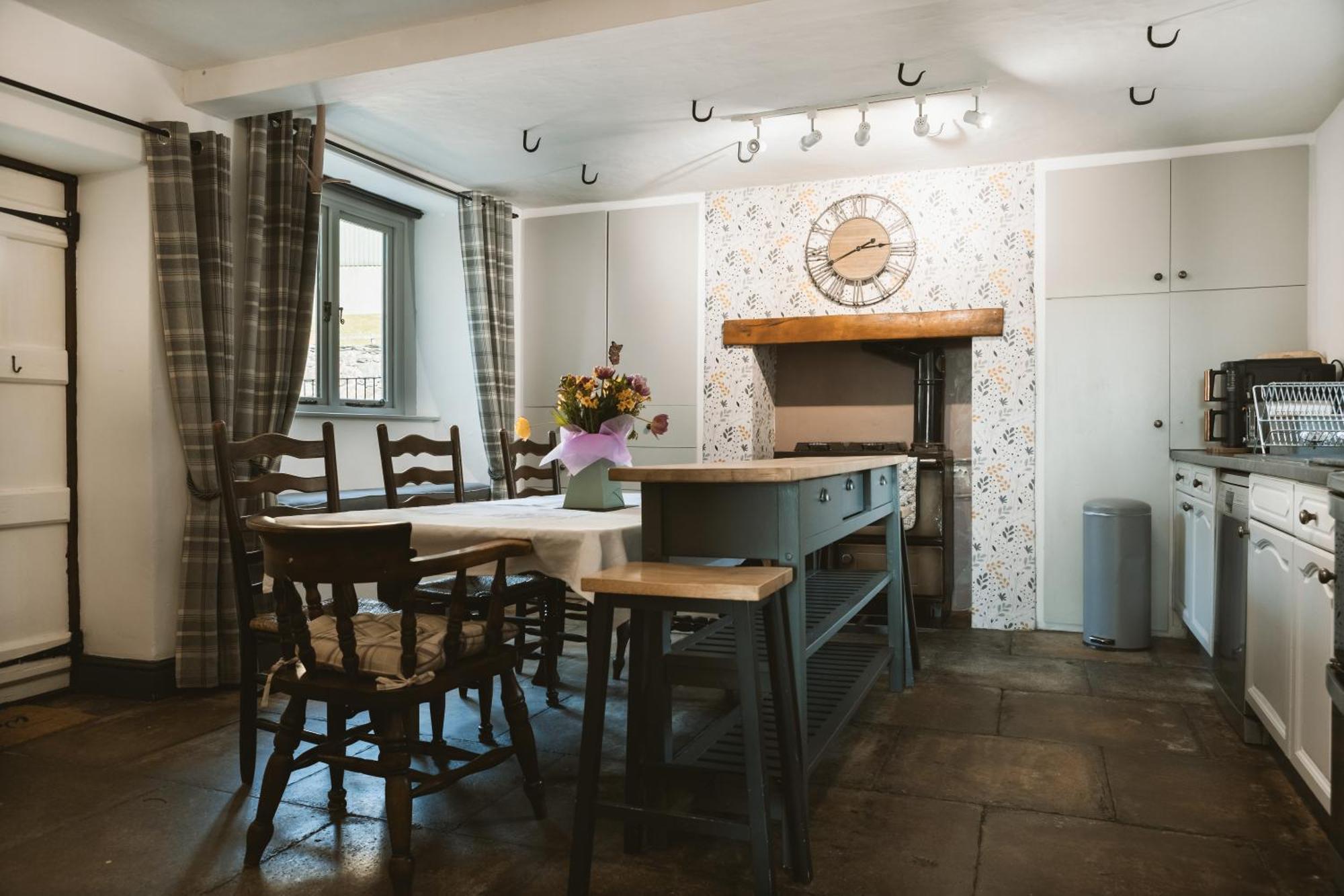 Highside Farm Bed & Breakfast บาสเซนธ์เวท ภายนอก รูปภาพ