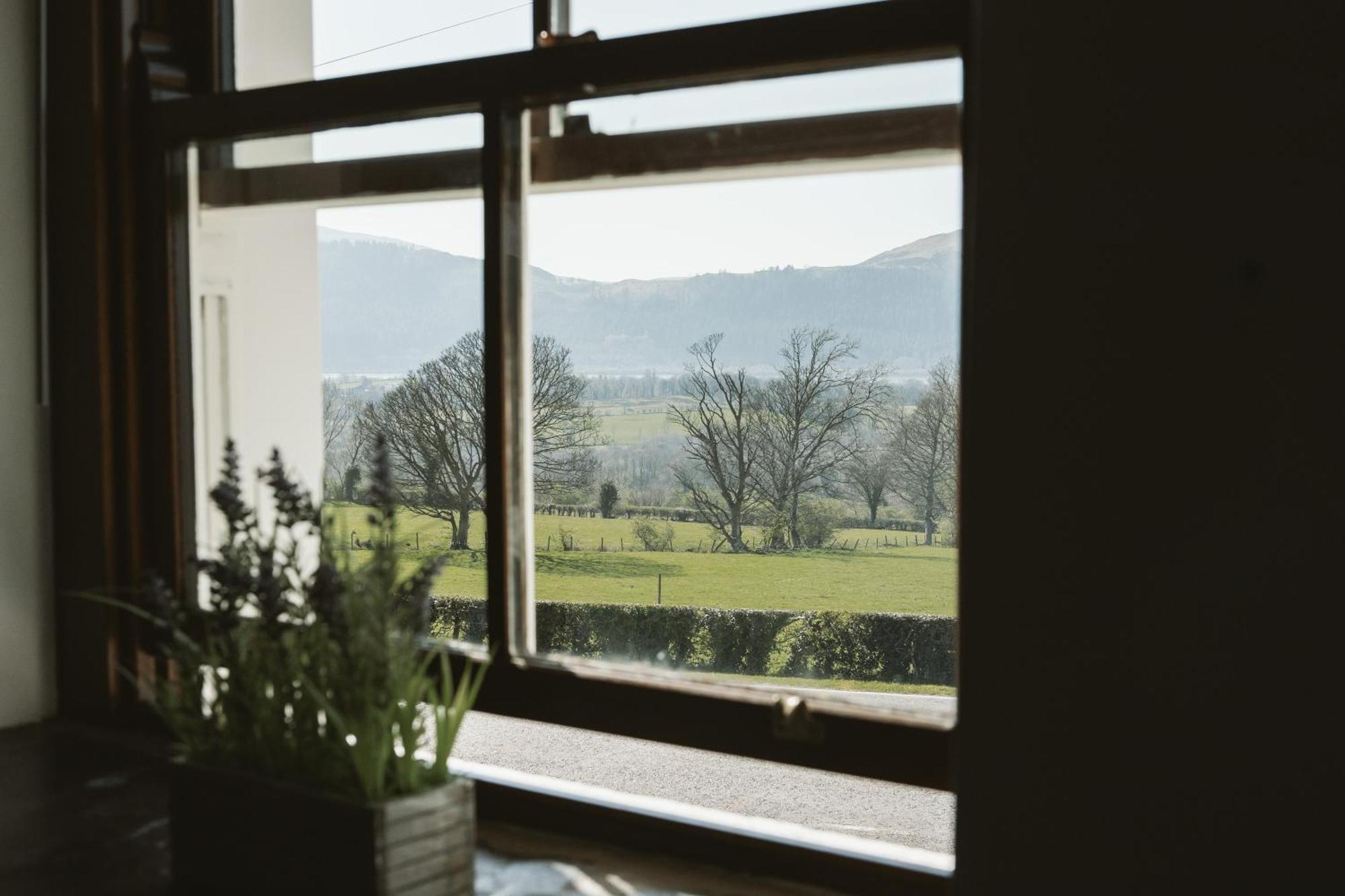 Highside Farm Bed & Breakfast บาสเซนธ์เวท ภายนอก รูปภาพ