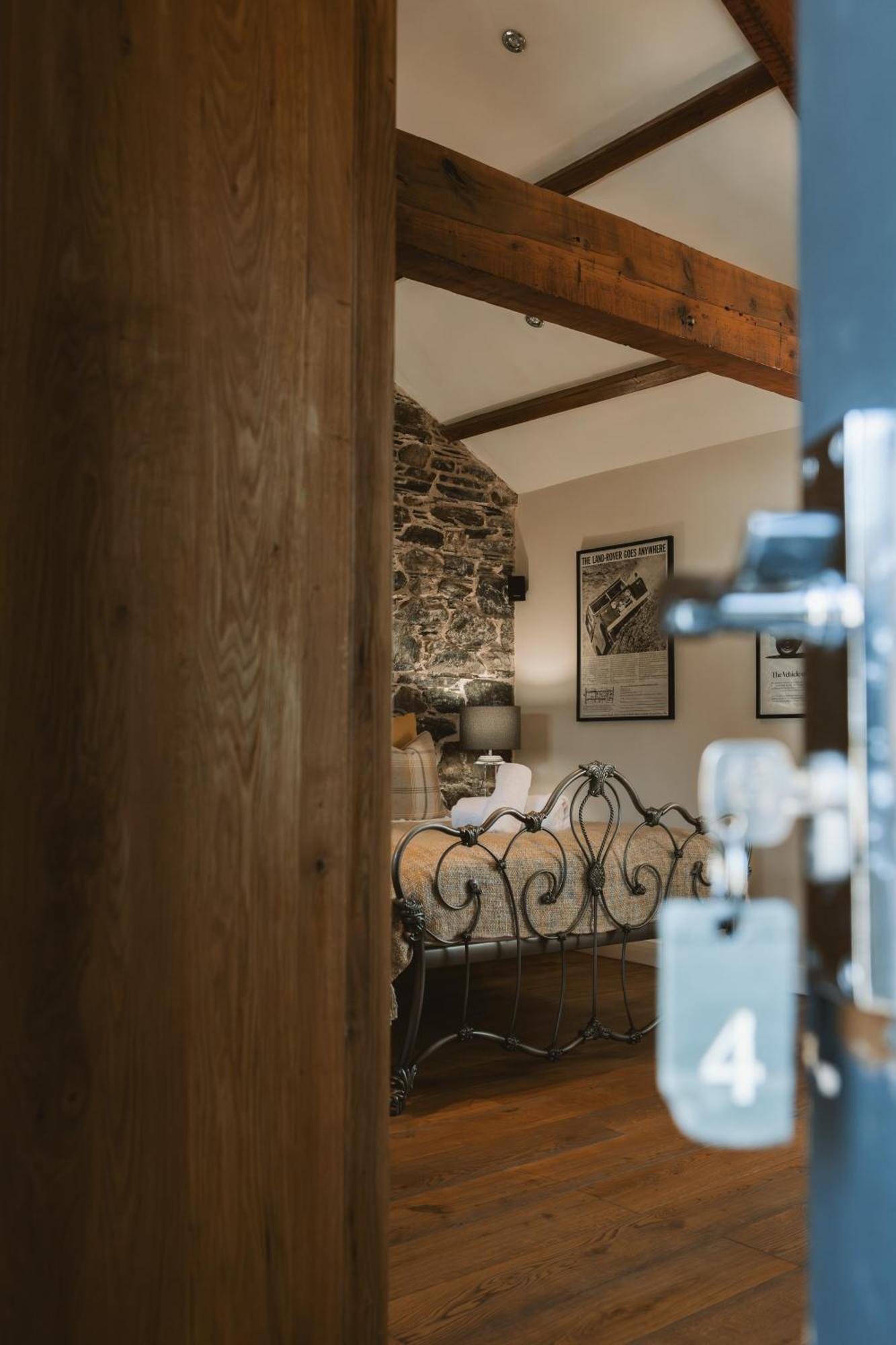 Highside Farm Bed & Breakfast บาสเซนธ์เวท ภายนอก รูปภาพ