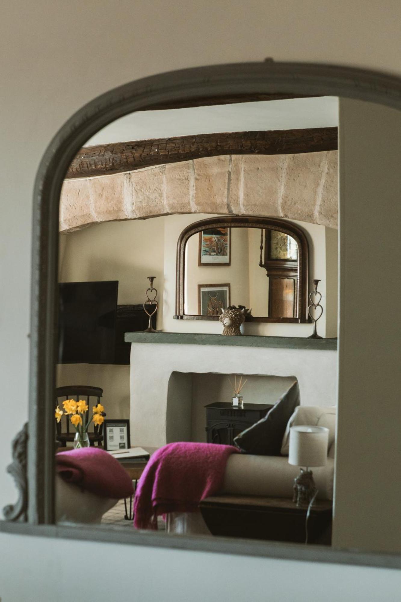 Highside Farm Bed & Breakfast บาสเซนธ์เวท ภายนอก รูปภาพ